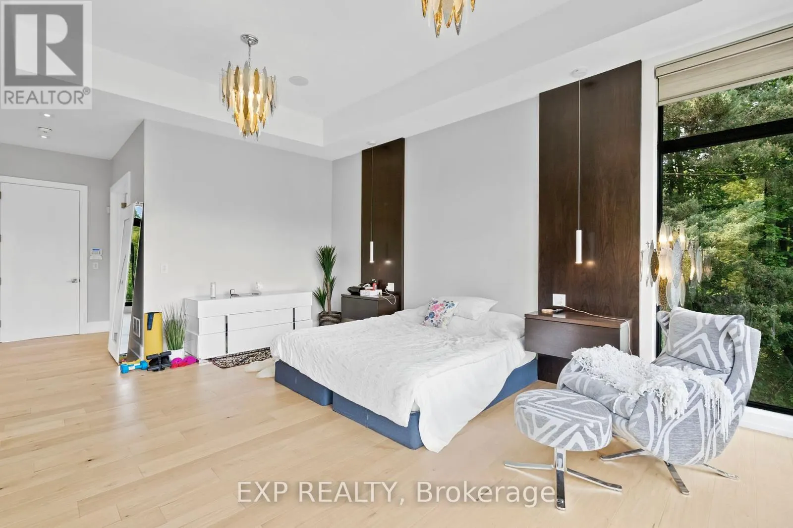 8 CACHET PARKWAY