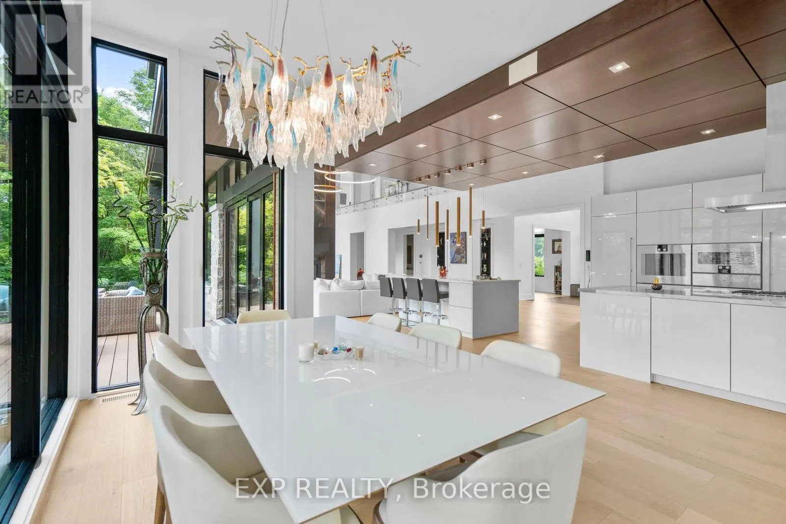 8 CACHET PARKWAY