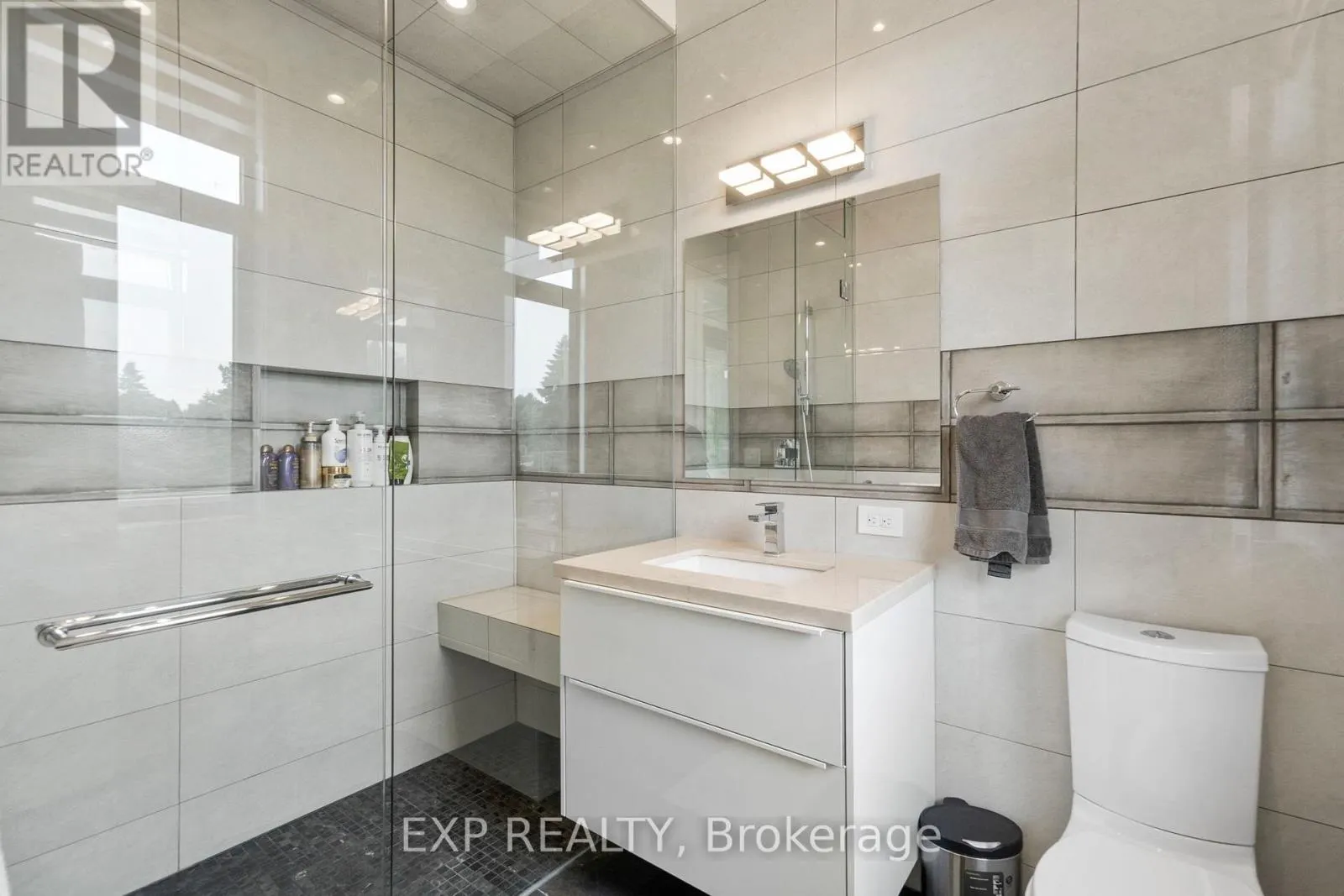 8 CACHET PARKWAY