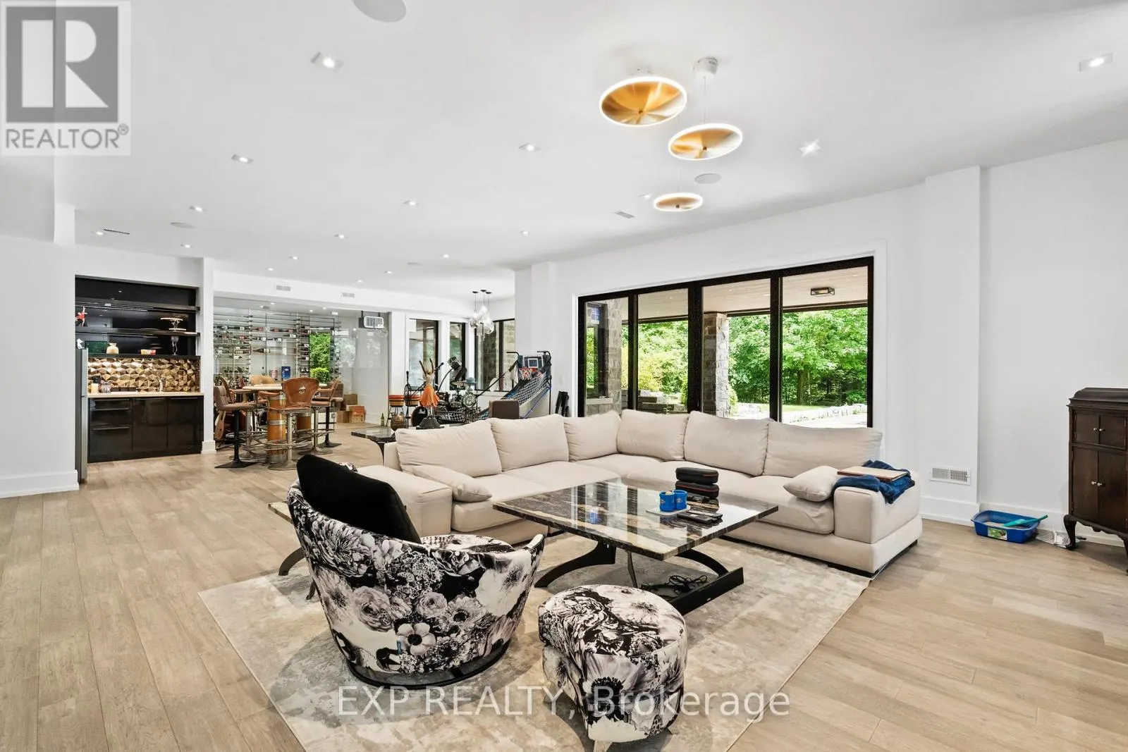 8 CACHET PARKWAY