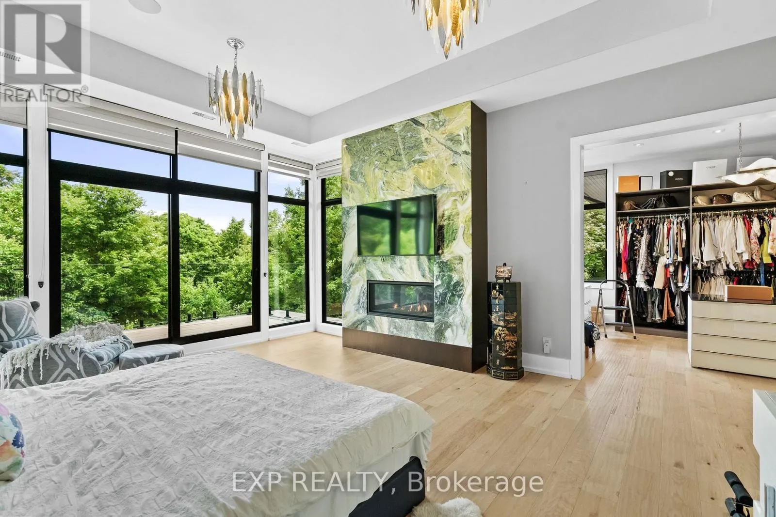 8 CACHET PARKWAY