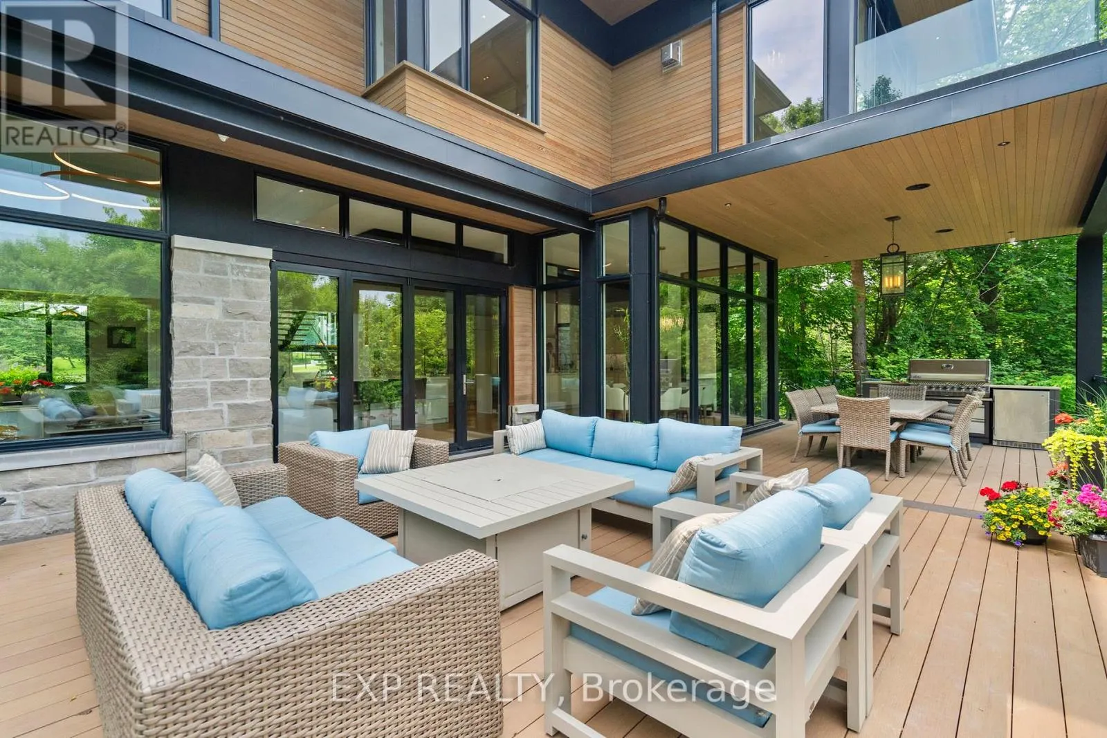 8 CACHET PARKWAY