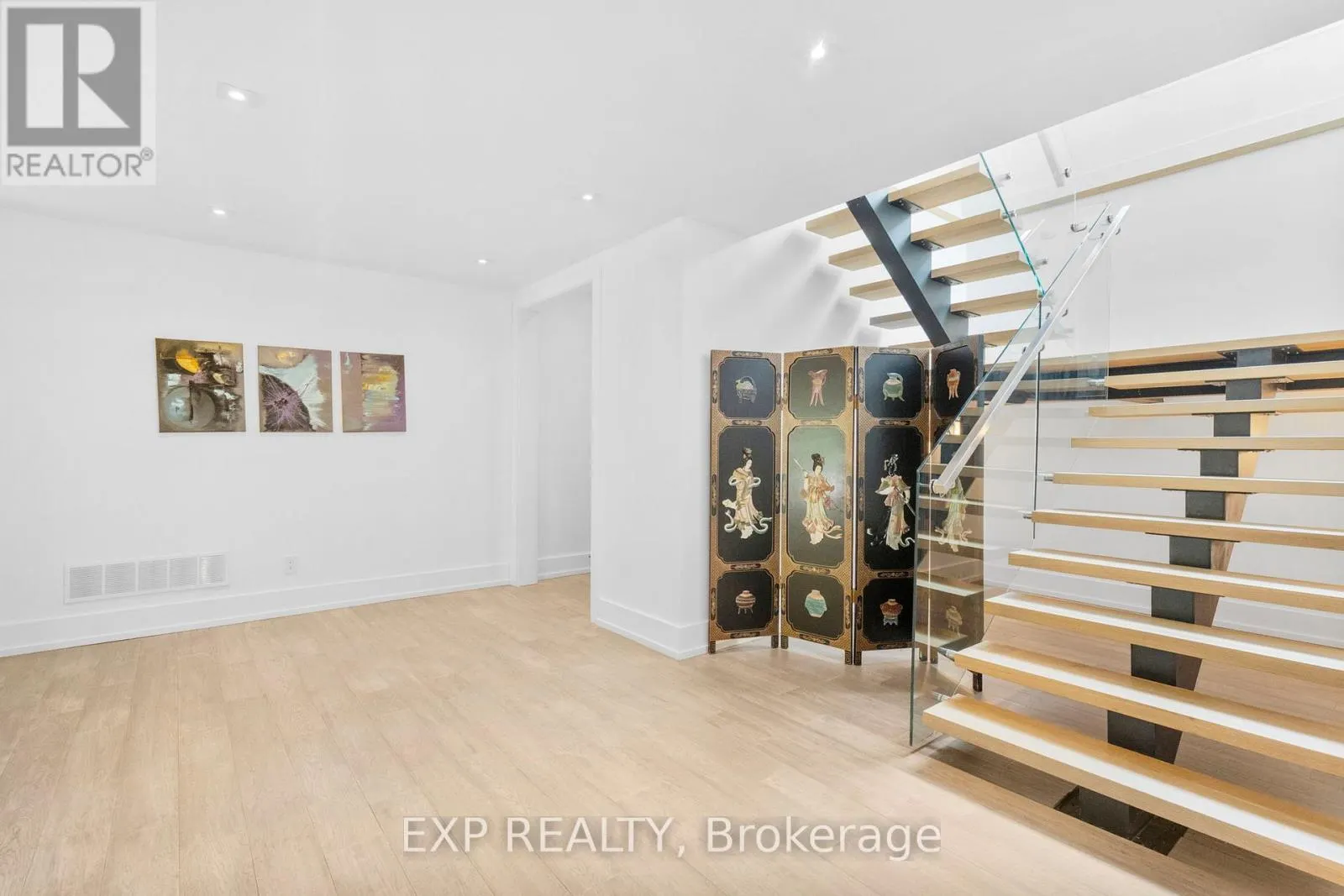 8 CACHET PARKWAY