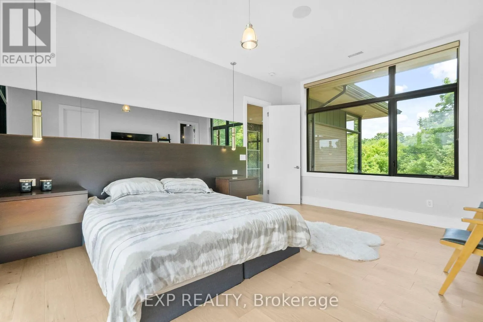 8 CACHET PARKWAY