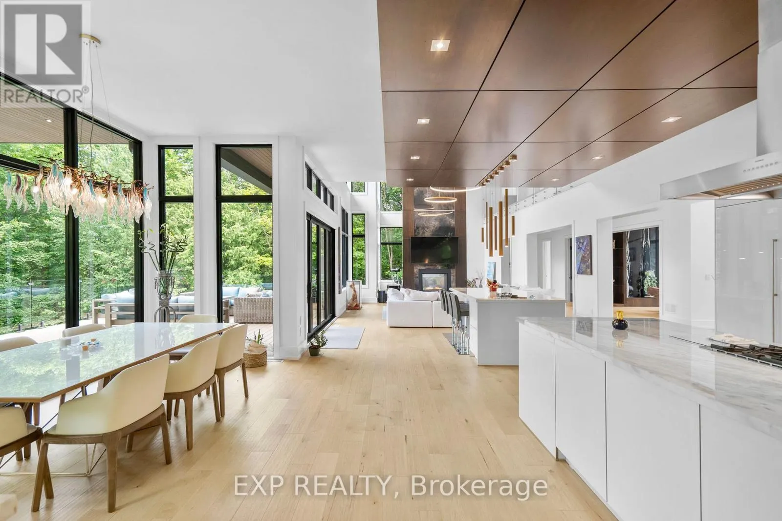 8 CACHET PARKWAY