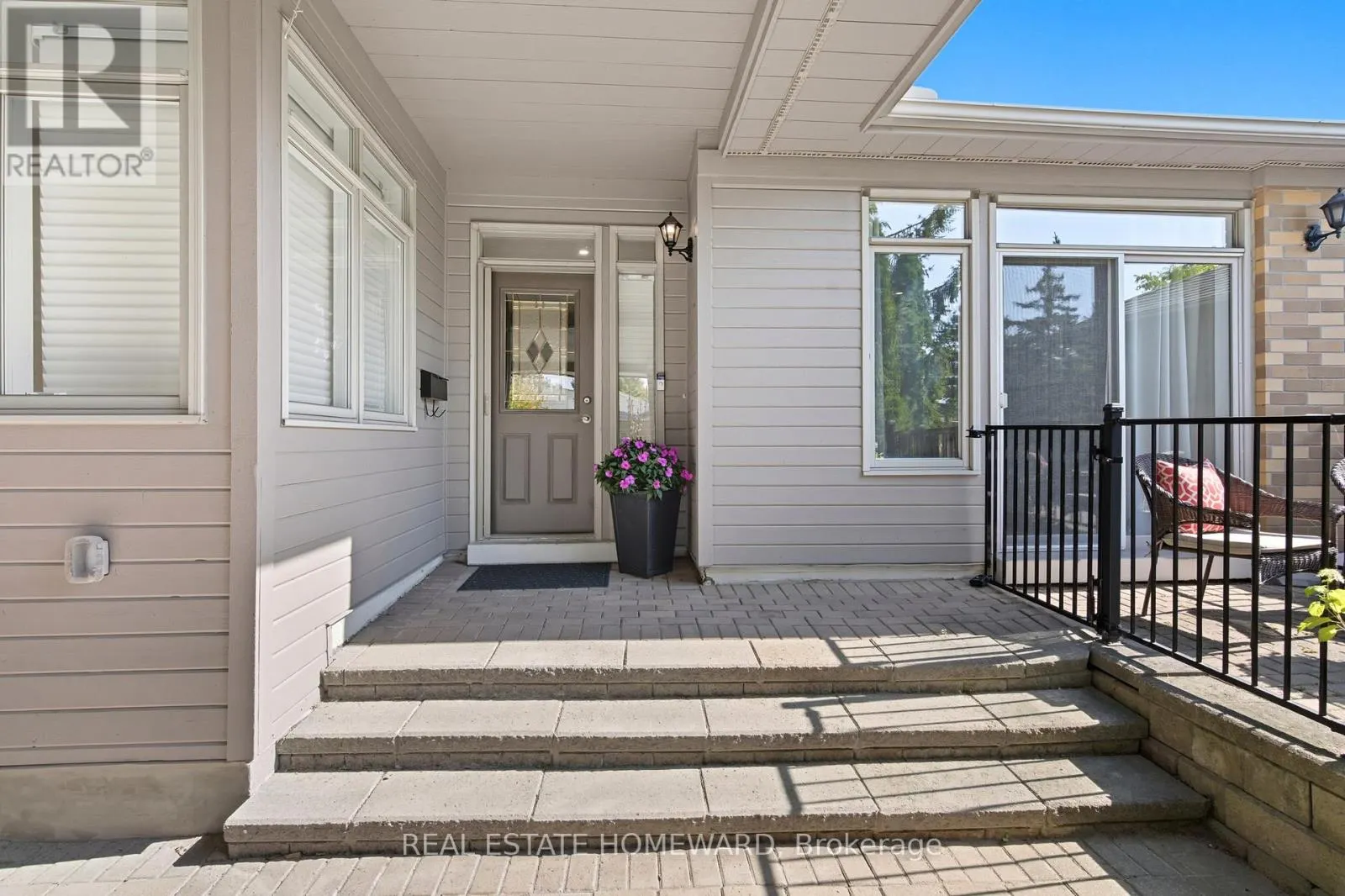 11 LOON HARBOUR WAY