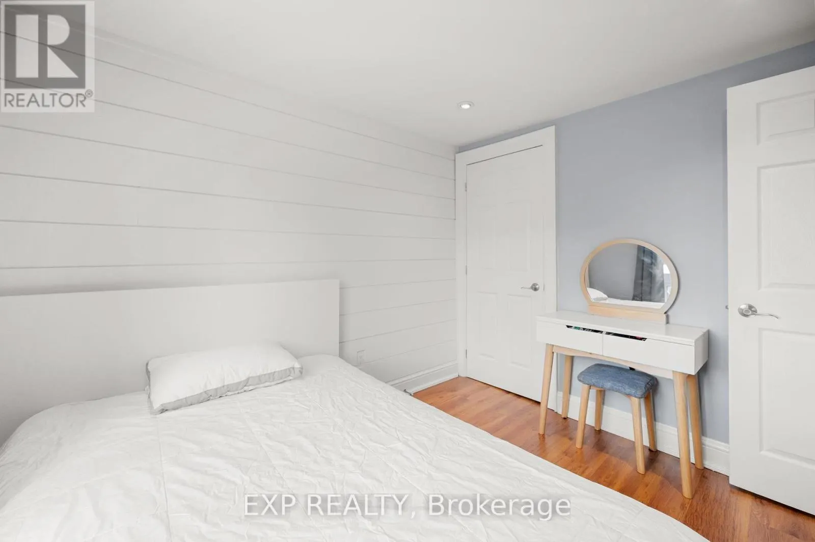 156 BEACH ROAD