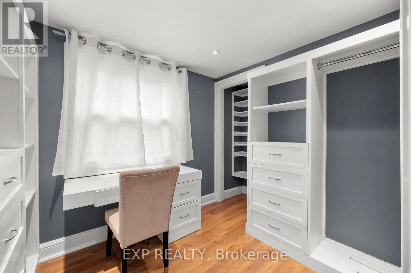 156 BEACH ROAD