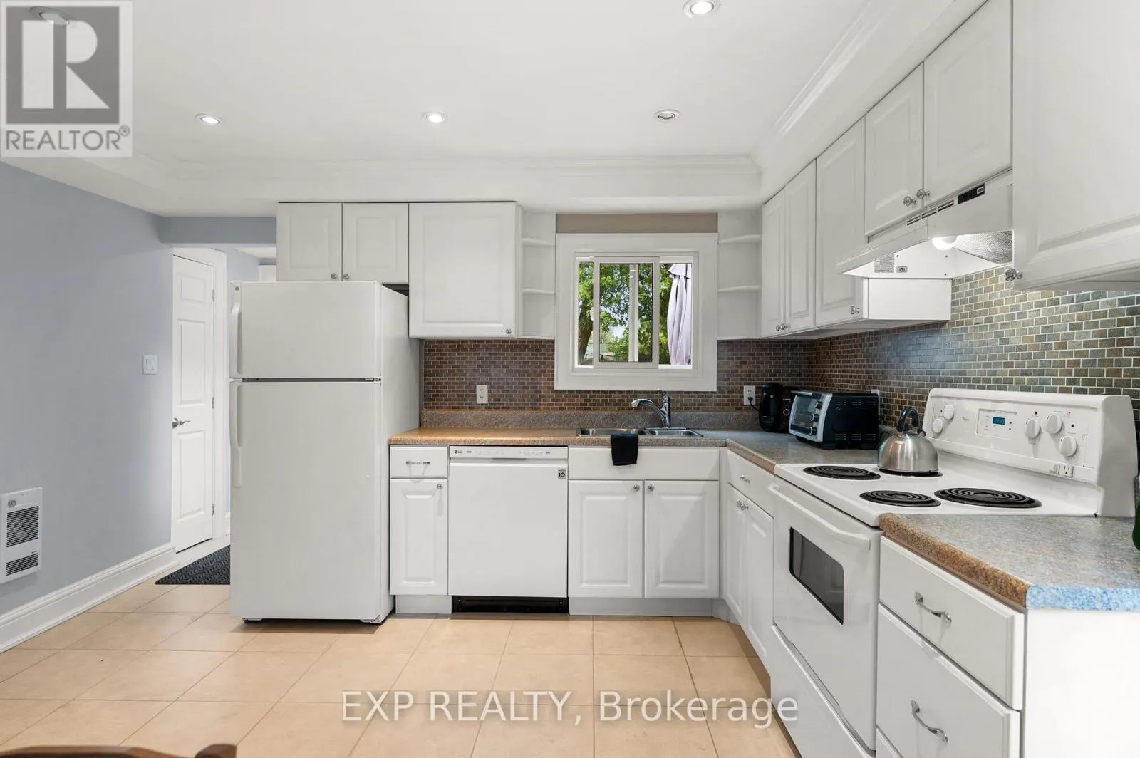 156 BEACH ROAD