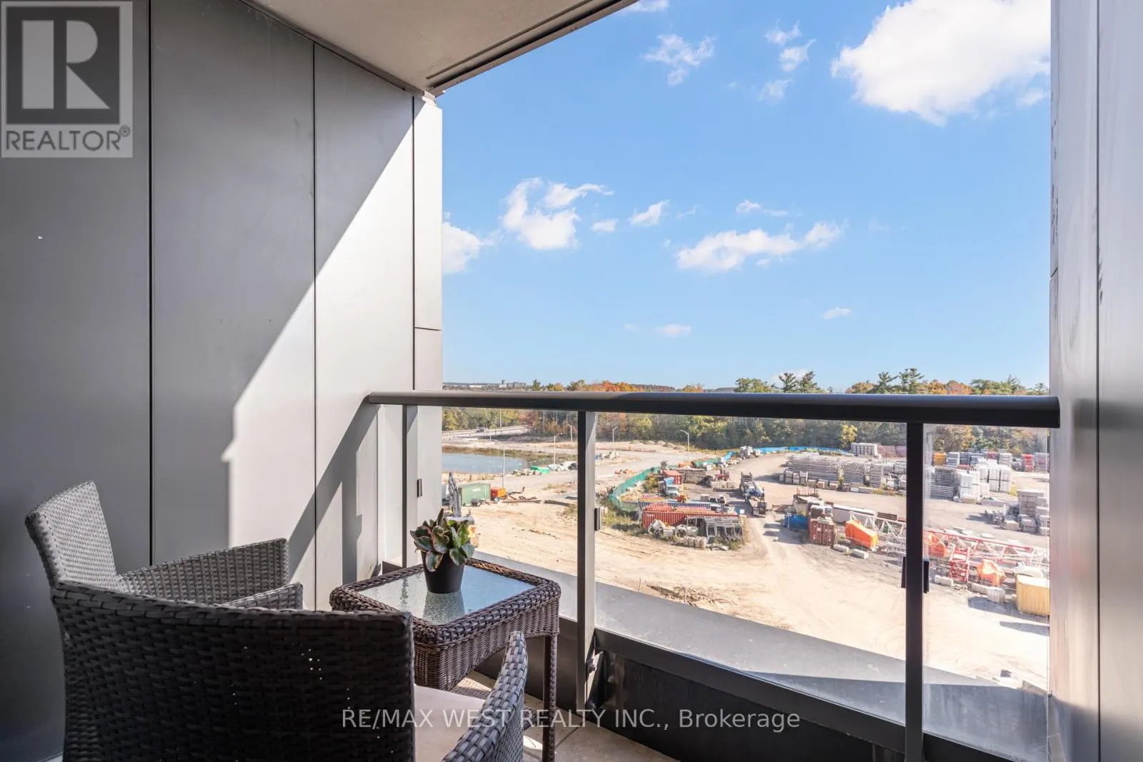 511 - 474 CALDARI ROAD