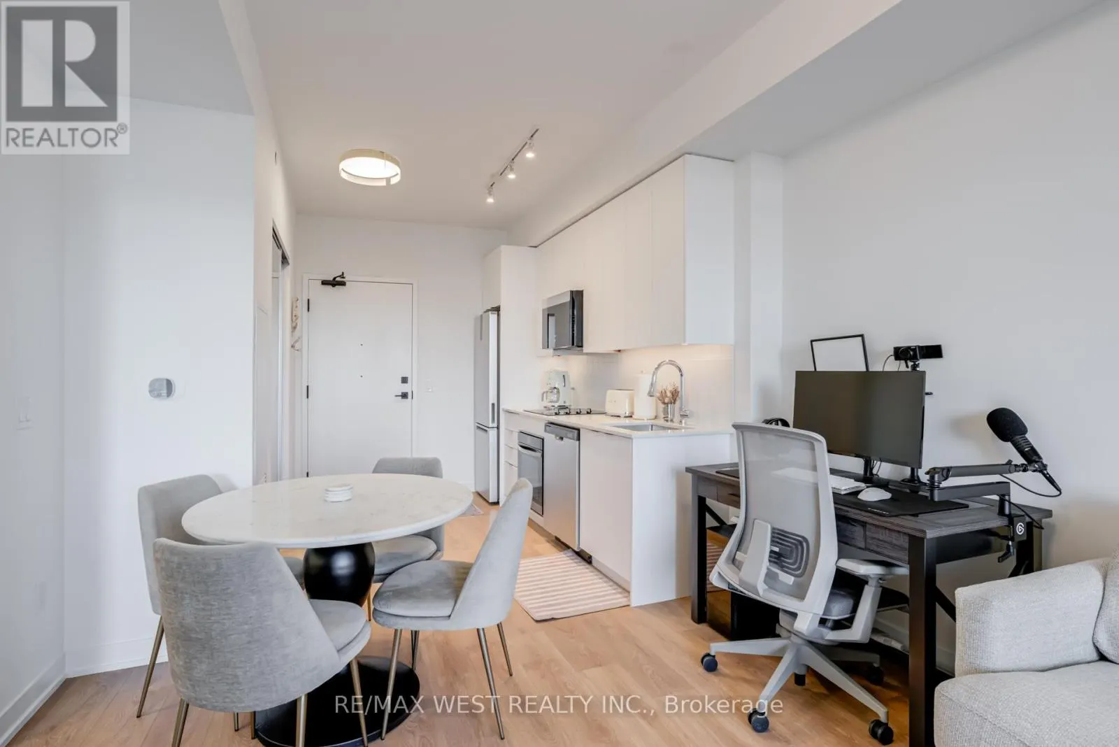 511 - 474 CALDARI ROAD