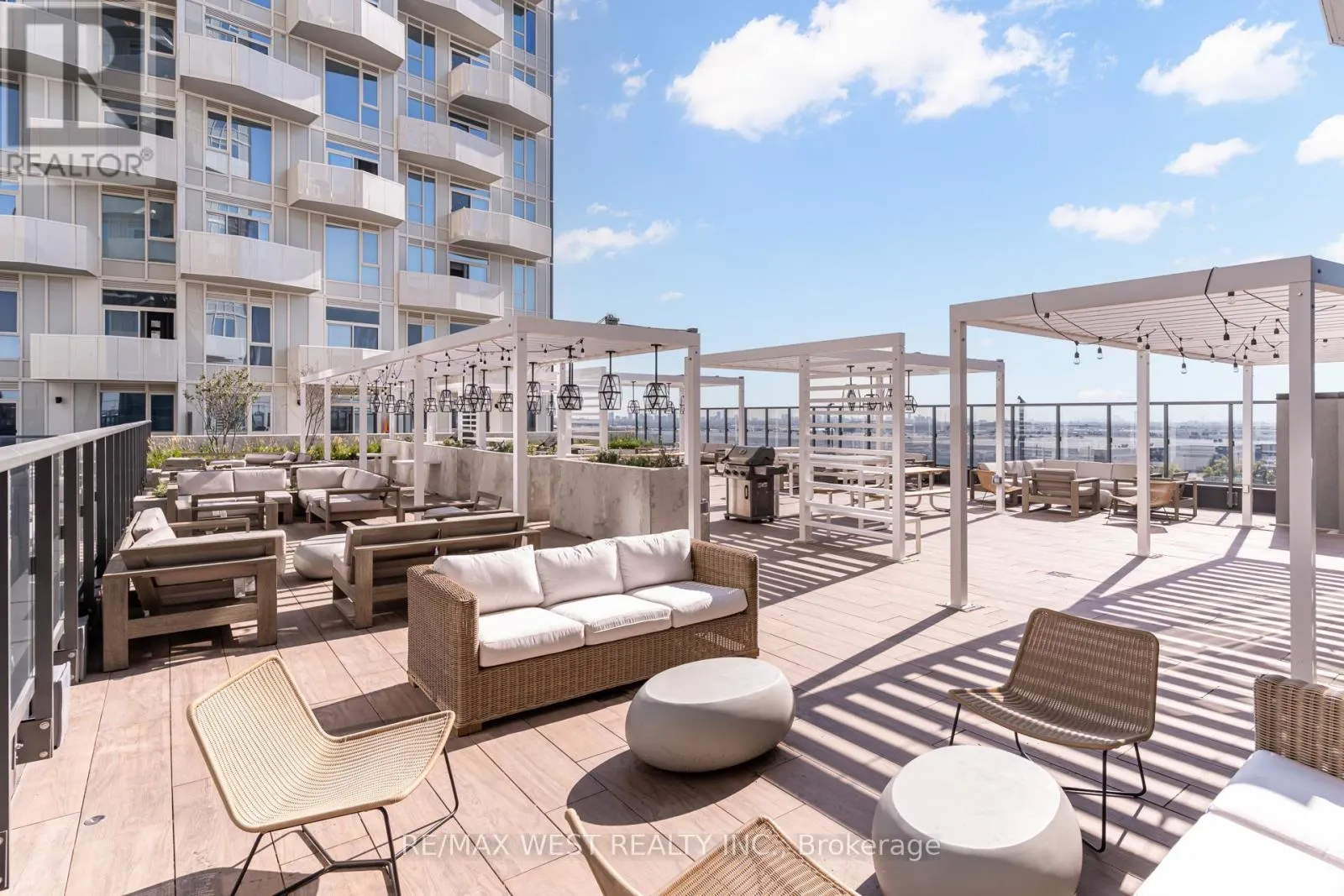 511 - 474 CALDARI ROAD