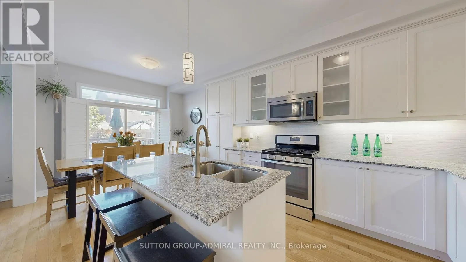 6 ANDREETA DRIVE