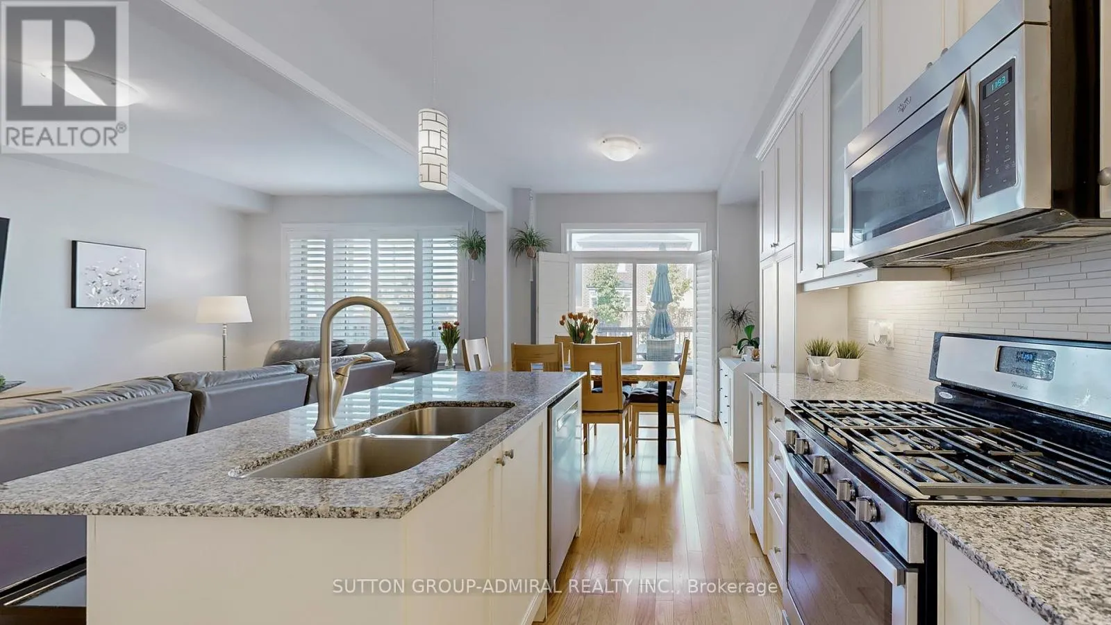 6 ANDREETA DRIVE