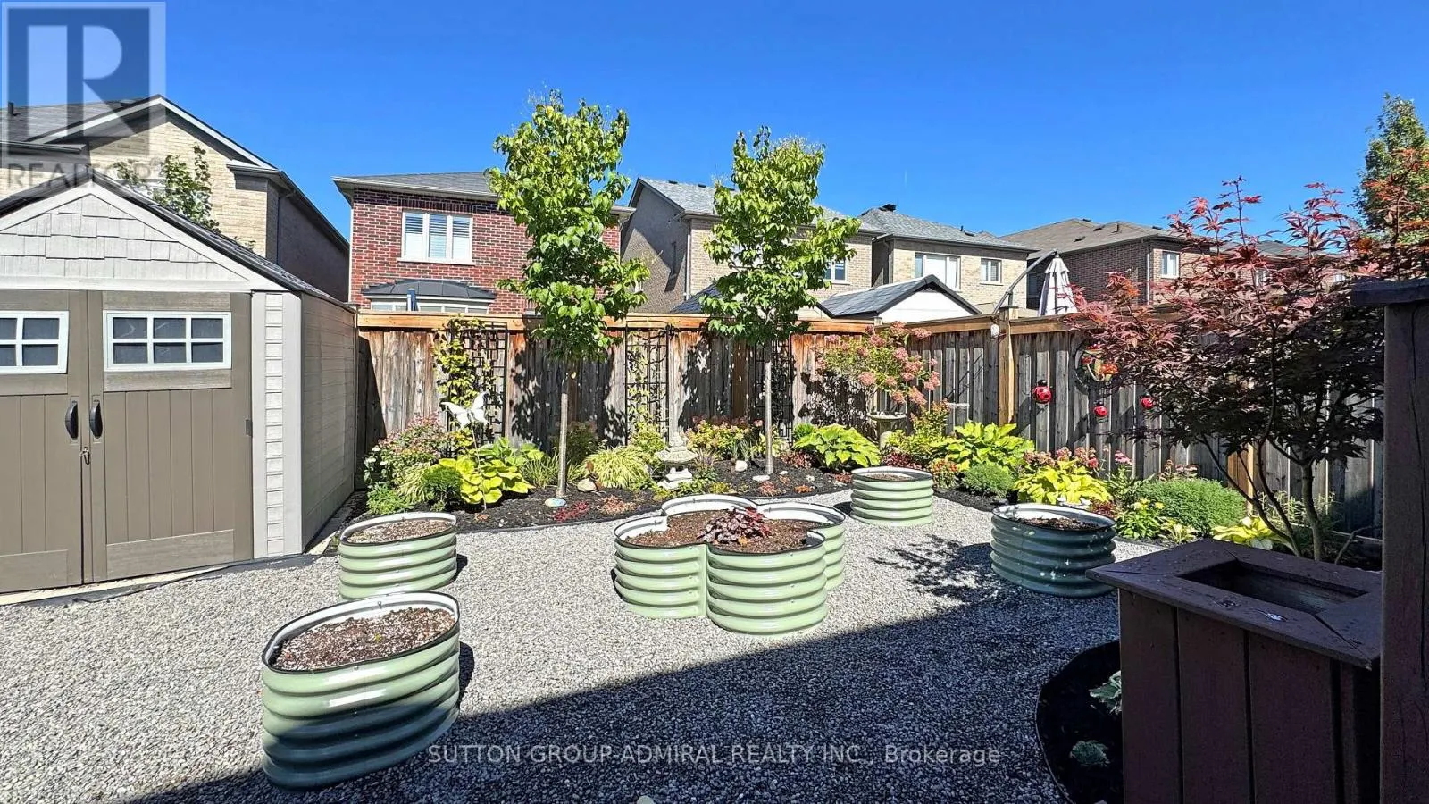 6 ANDREETA DRIVE