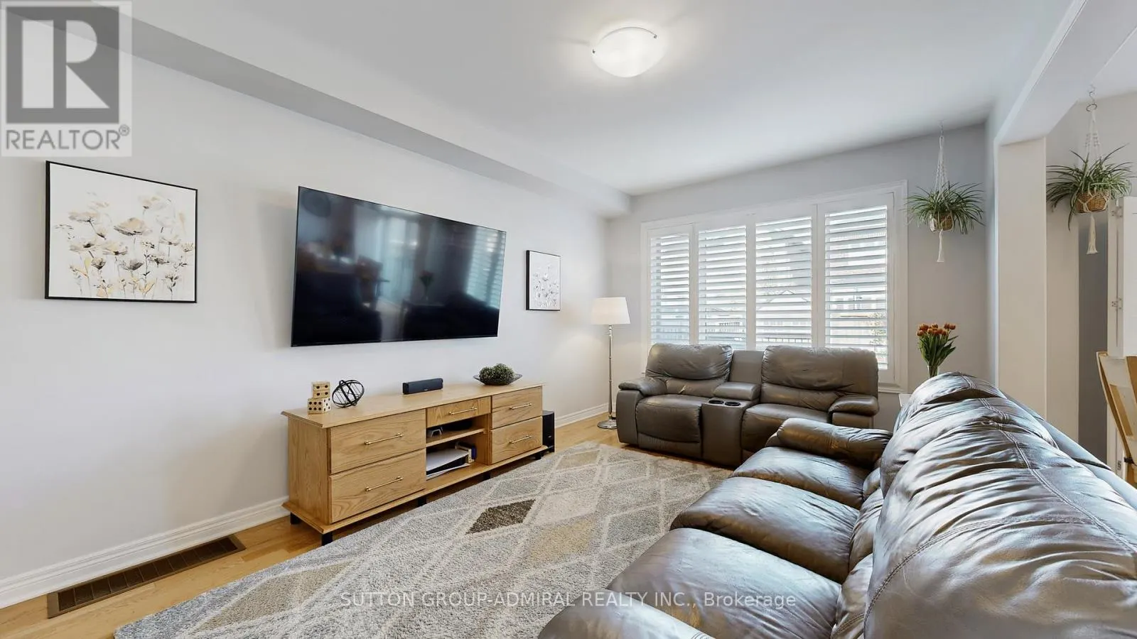 6 ANDREETA DRIVE