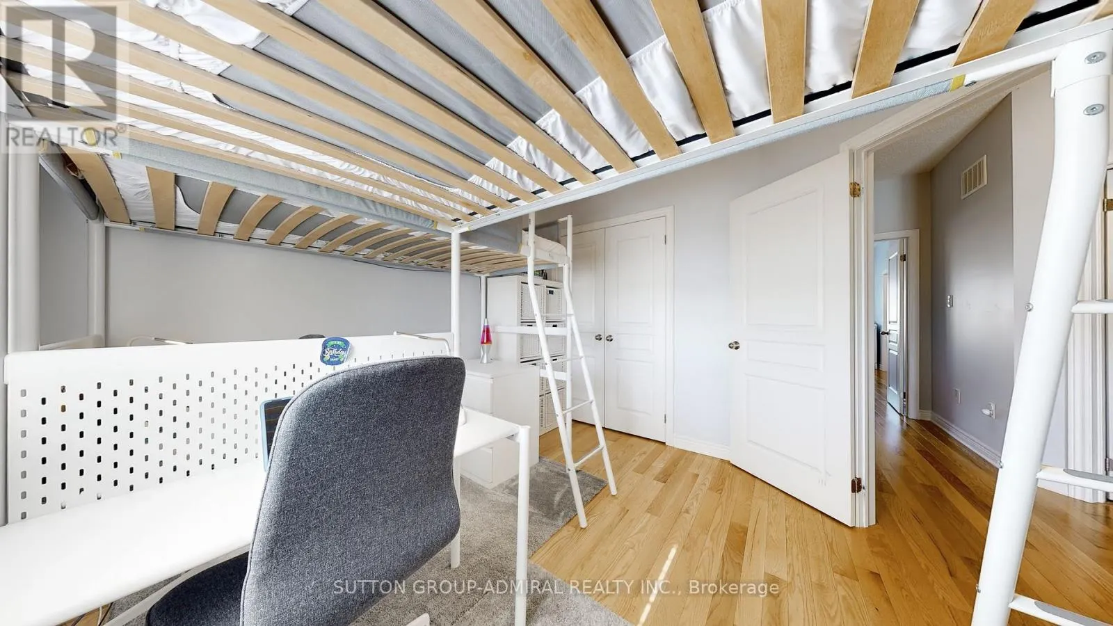 6 ANDREETA DRIVE