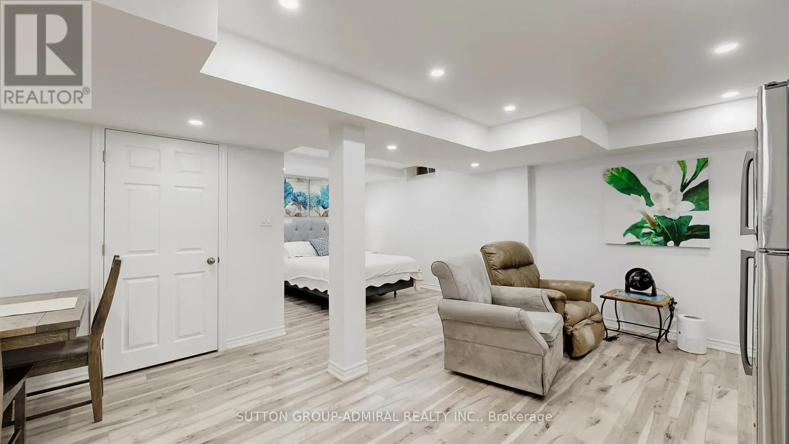 6 ANDREETA DRIVE