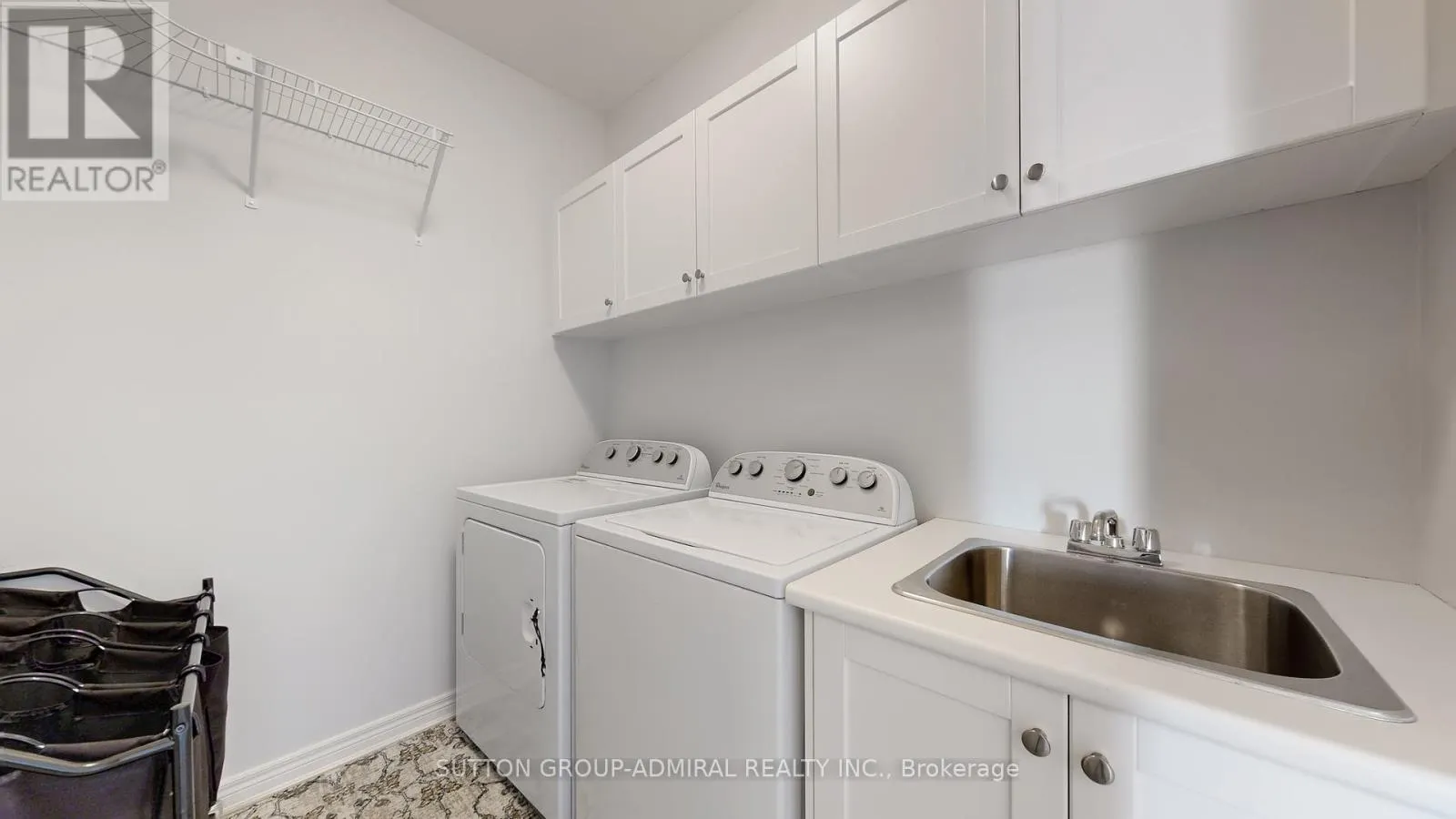 6 ANDREETA DRIVE