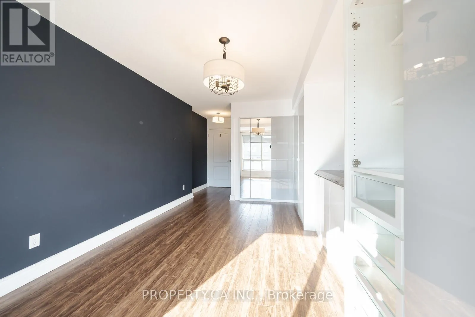 303 - 399 SOUTH PARK ROAD