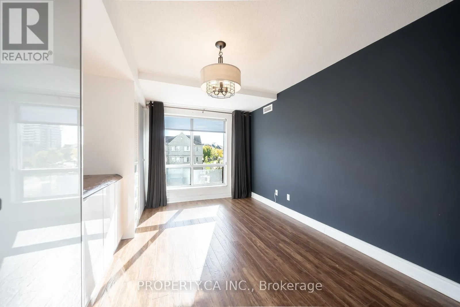 303 - 399 SOUTH PARK ROAD