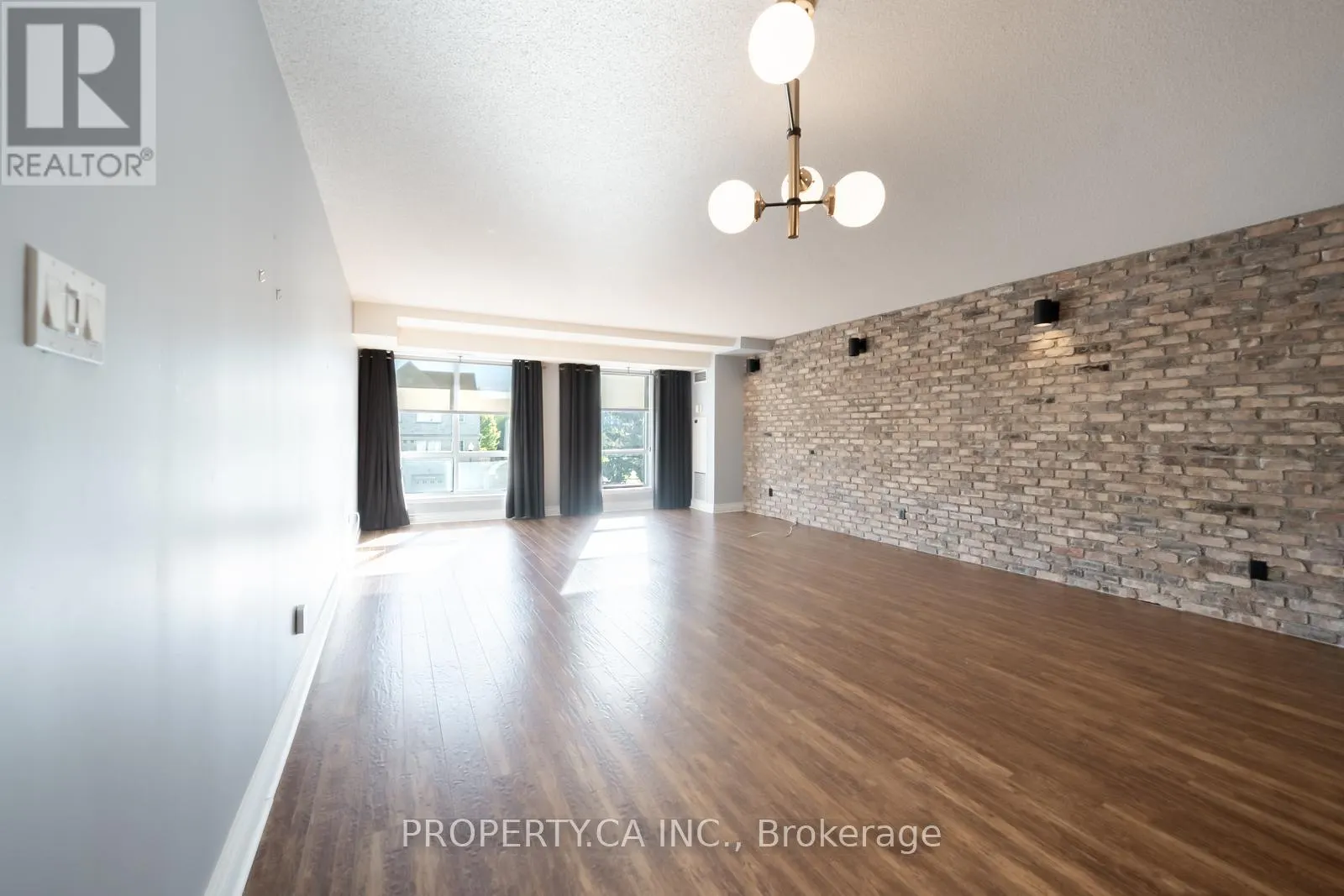 303 - 399 SOUTH PARK ROAD