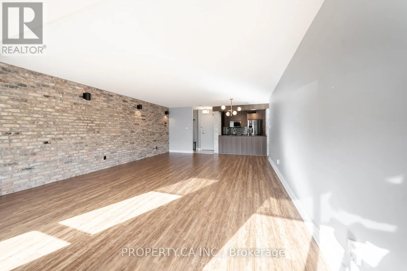303 - 399 SOUTH PARK ROAD
