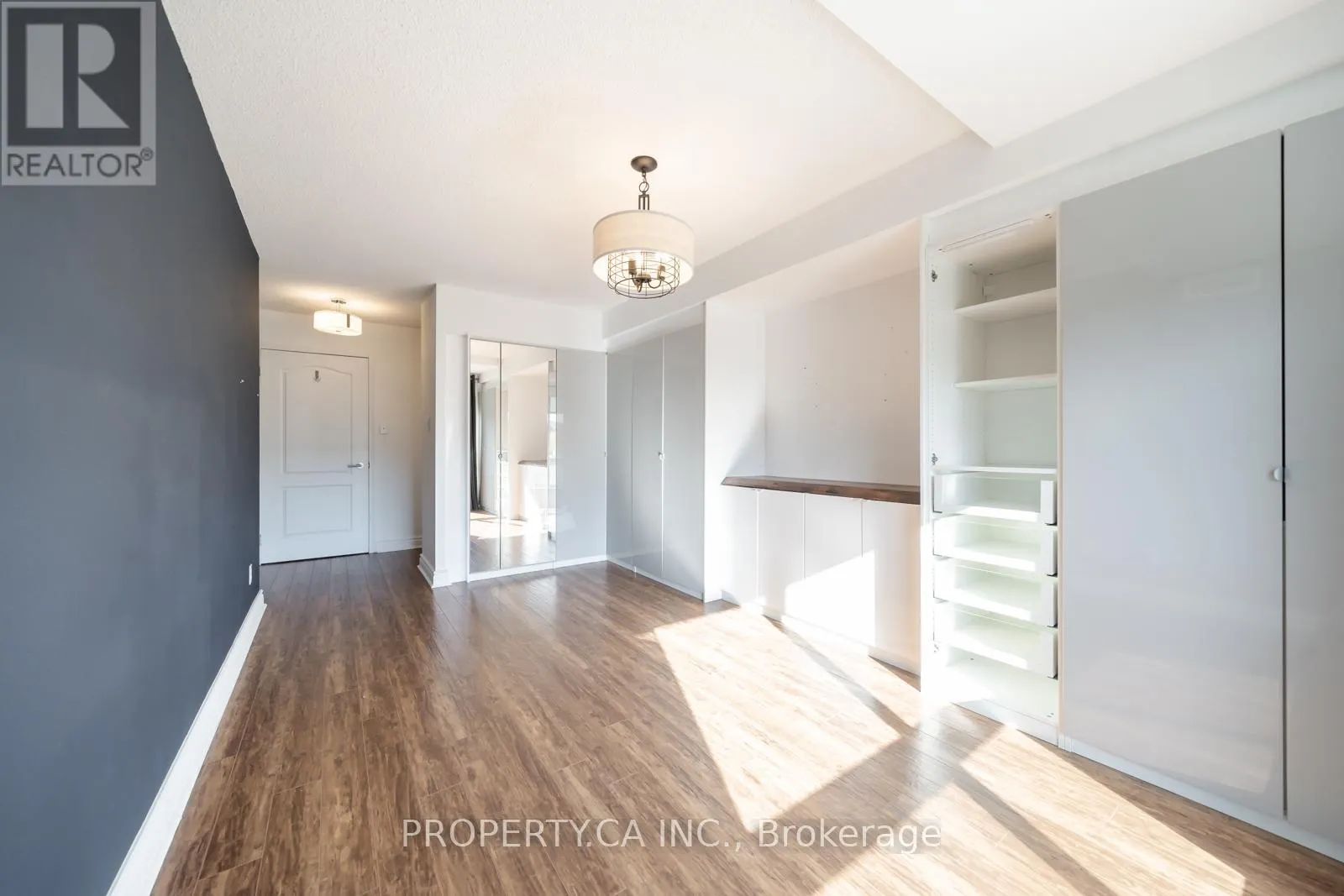 303 - 399 SOUTH PARK ROAD