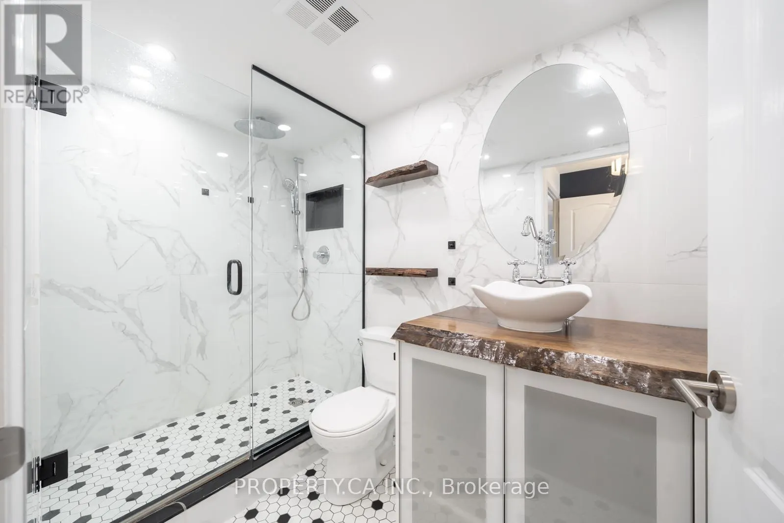 303 - 399 SOUTH PARK ROAD