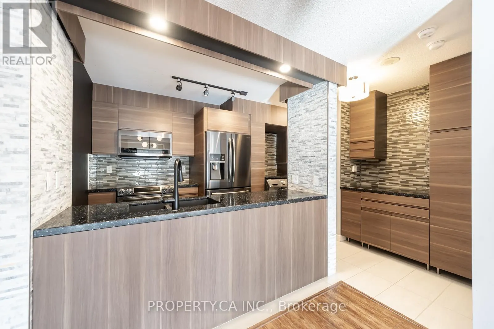 303 - 399 SOUTH PARK ROAD