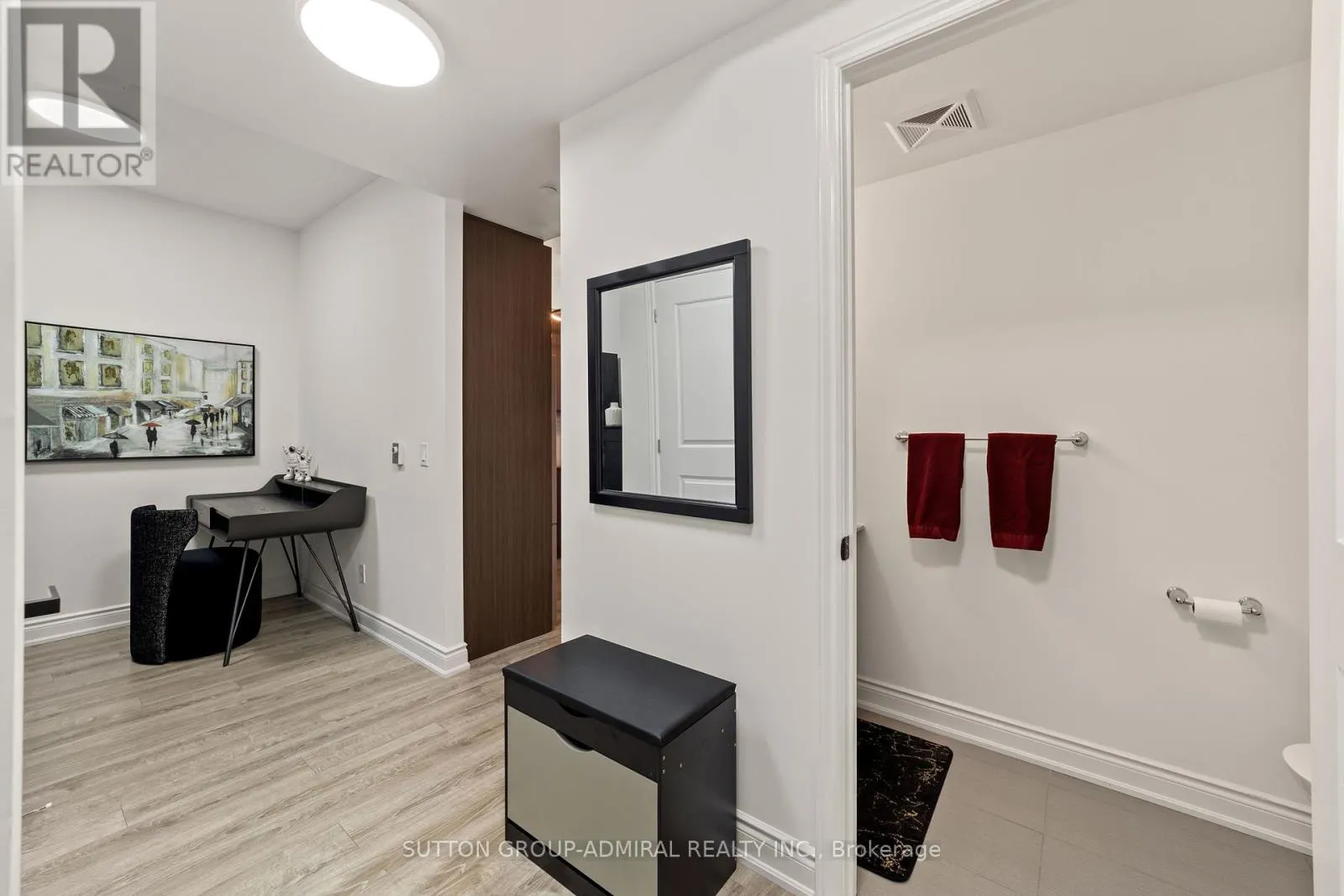 916 - 9618 YONGE STREET