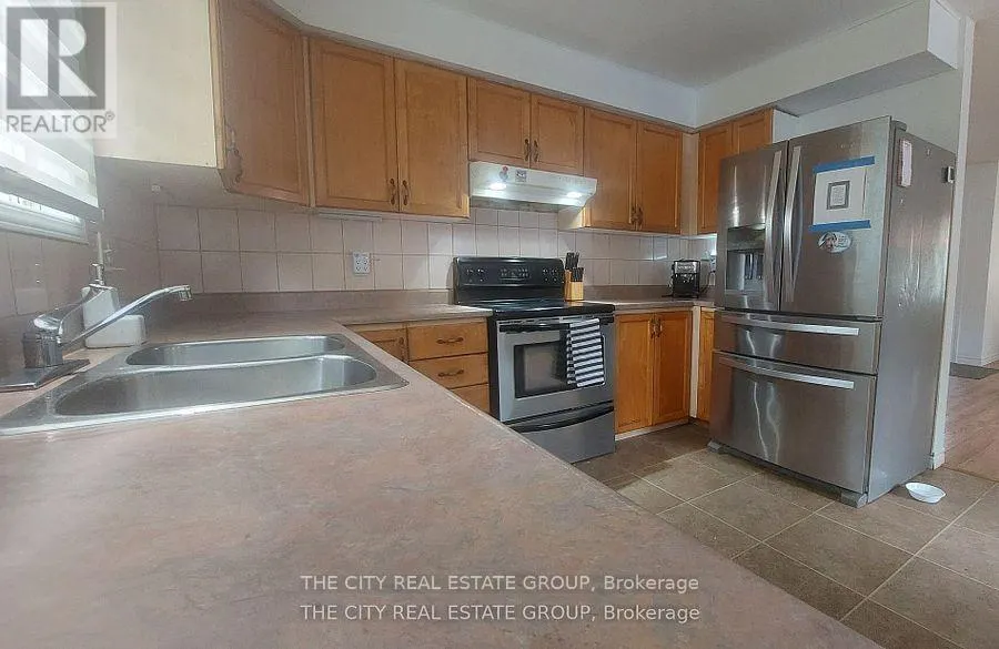 MAIN FLOOR - 22 PINEWAY AVENUE