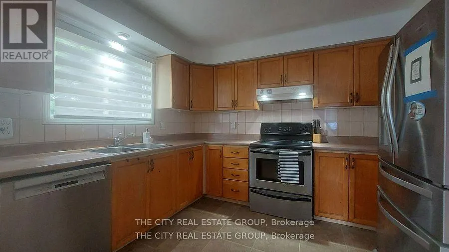 MAIN FLOOR - 22 PINEWAY AVENUE