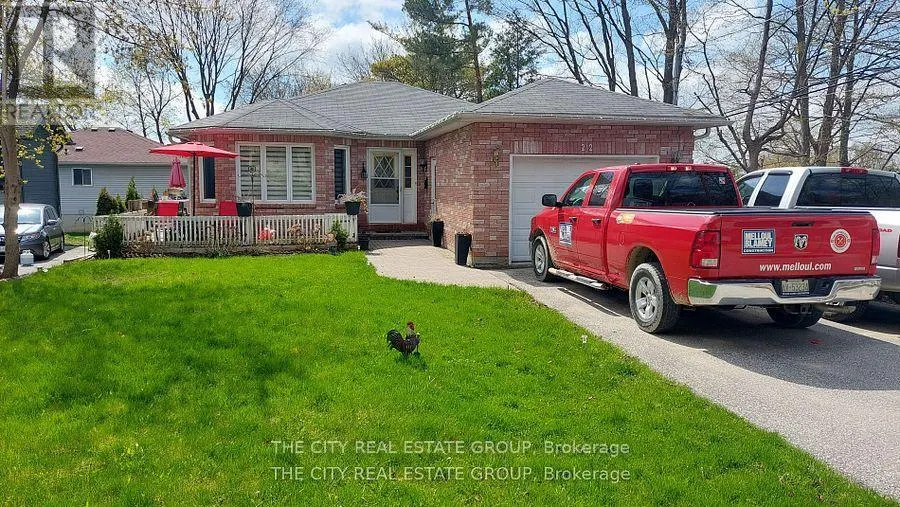MAIN FLOOR - 22 PINEWAY AVENUE
