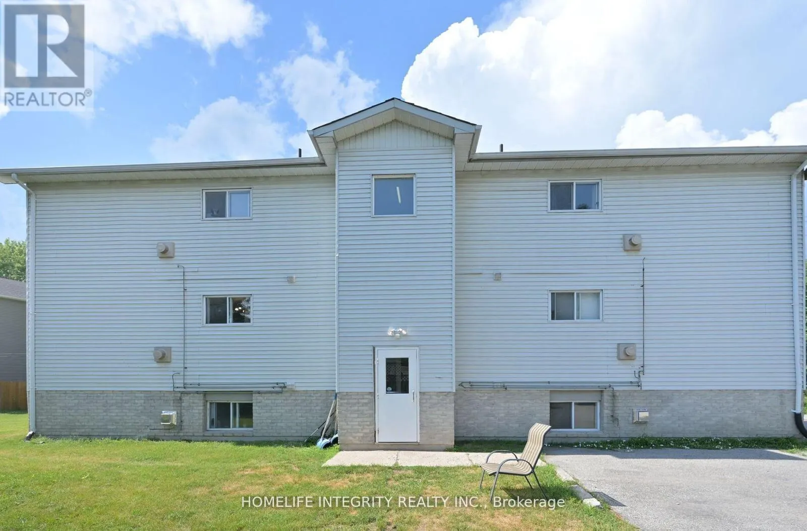 254 CENTRE STREET E