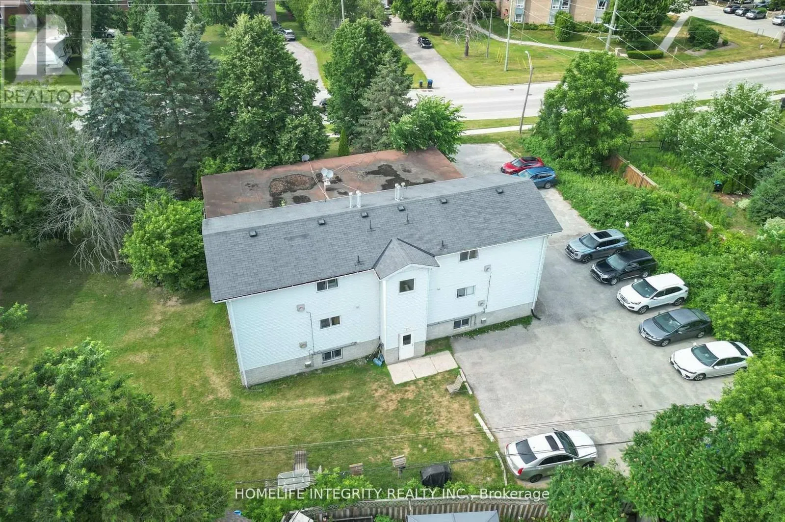 254 CENTRE STREET E