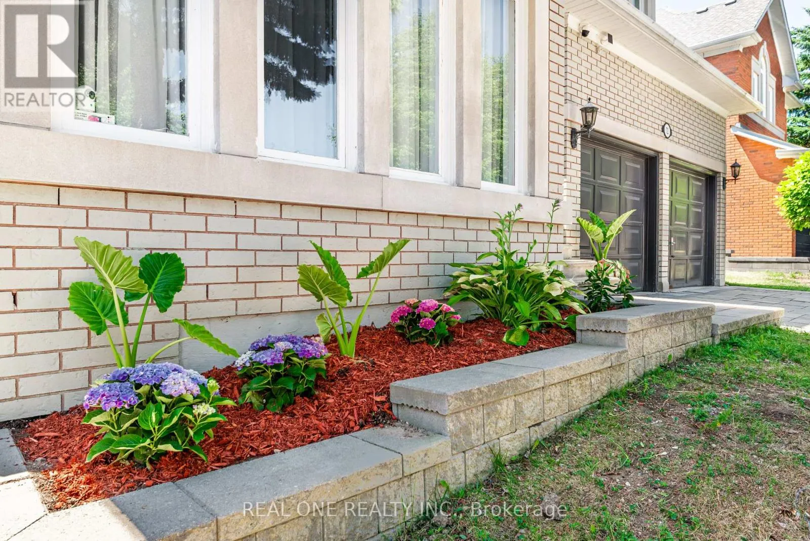 72 CASSANDRA CRESCENT