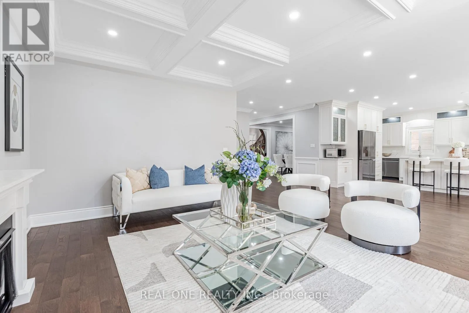 72 CASSANDRA CRESCENT