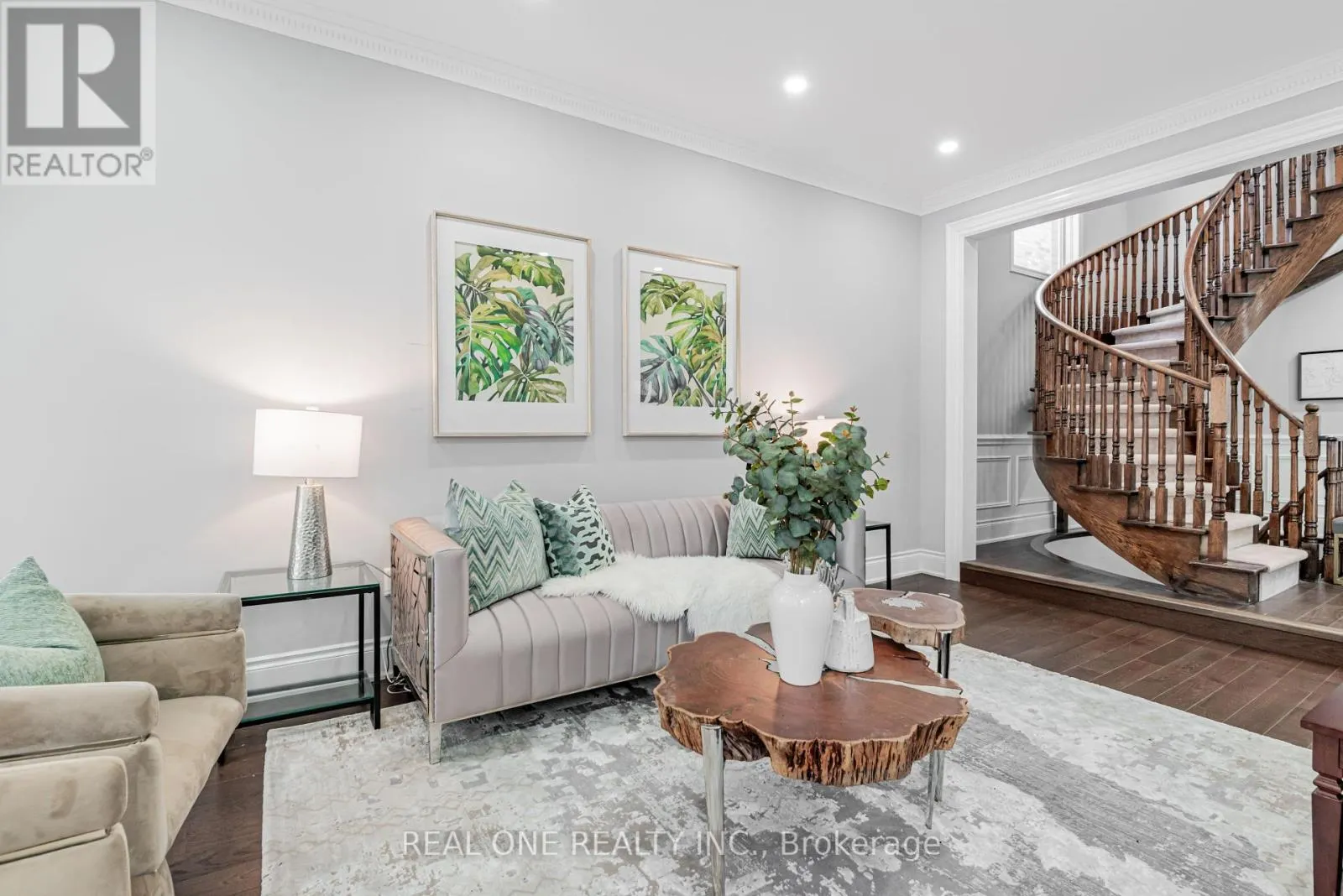 72 CASSANDRA CRESCENT