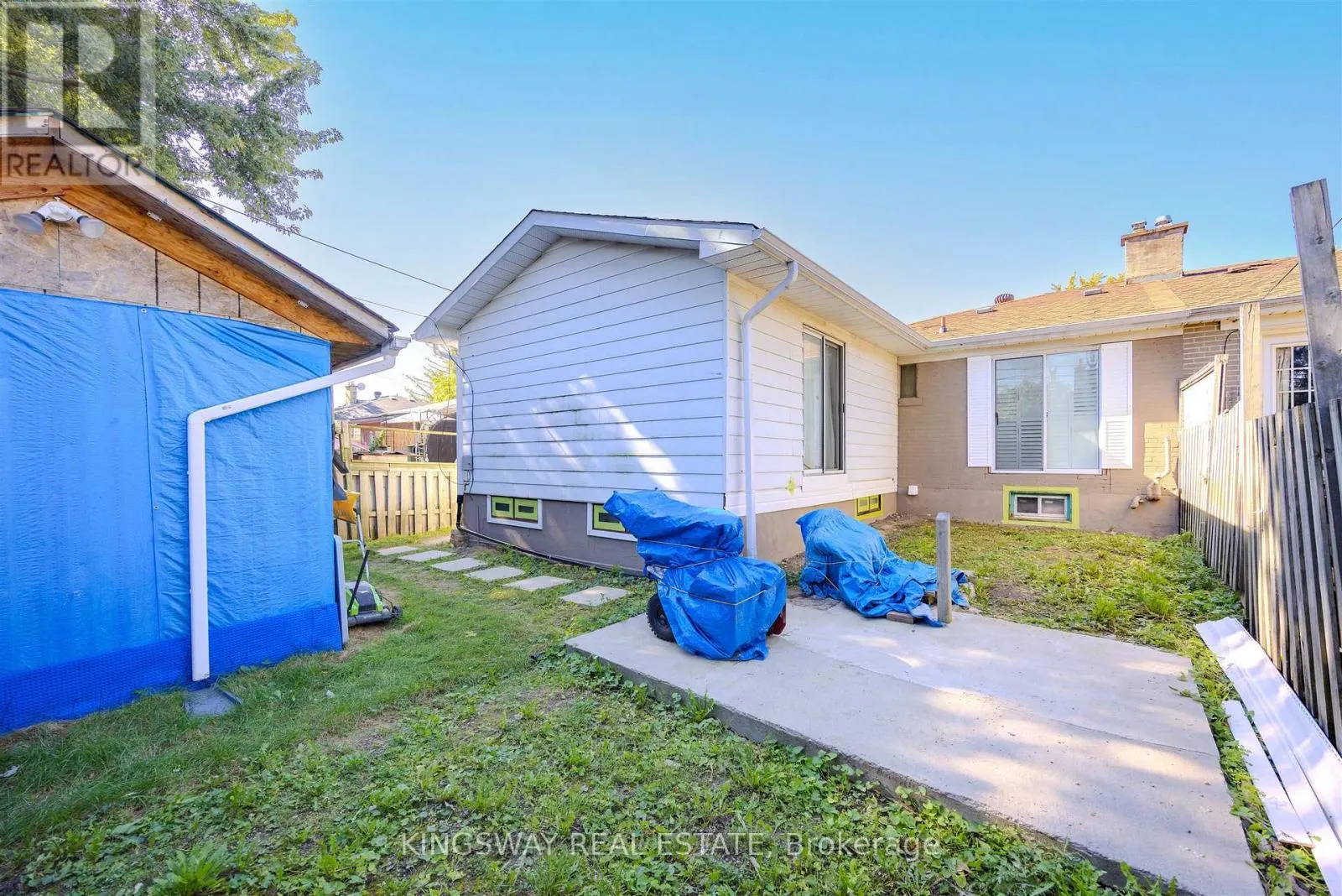 25 BAILEY CRESCENT
