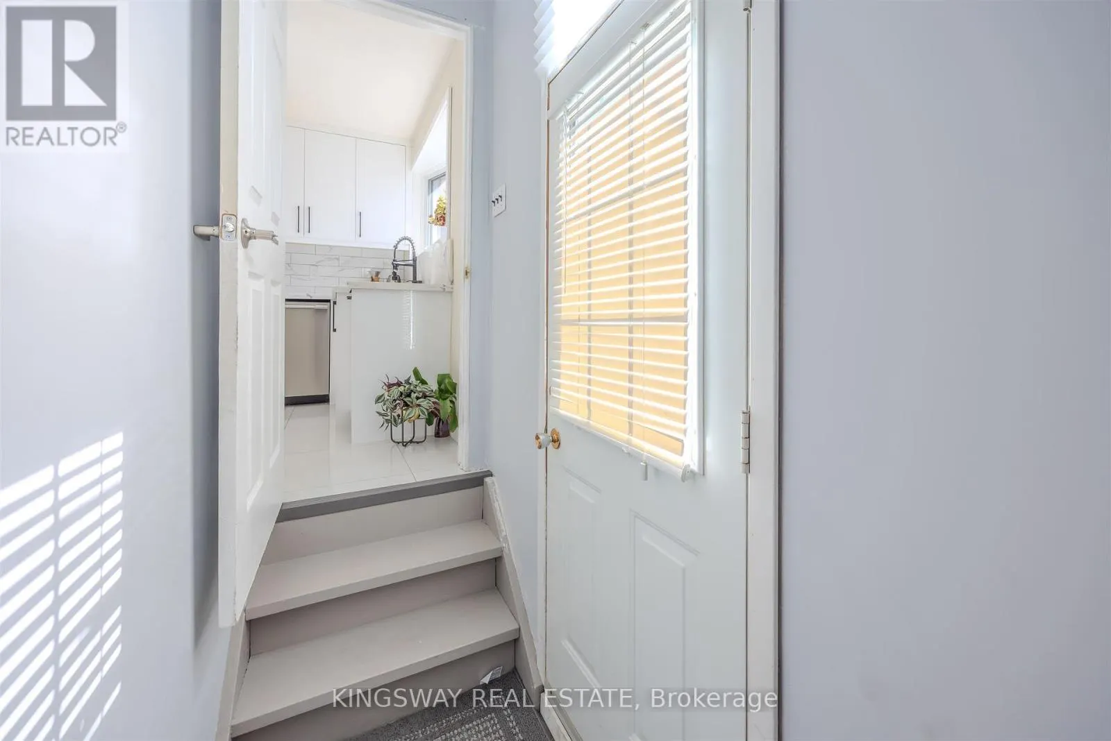 25 BAILEY CRESCENT