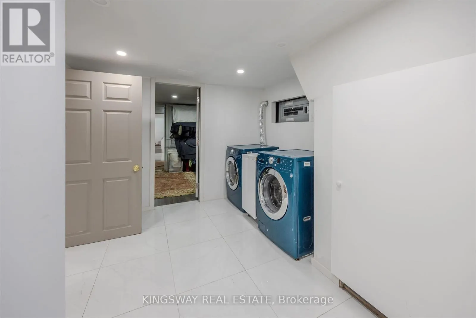 25 BAILEY CRESCENT