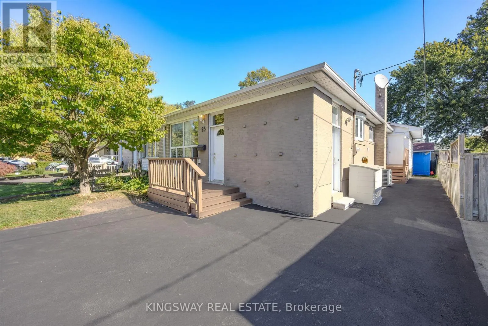 25 BAILEY CRESCENT