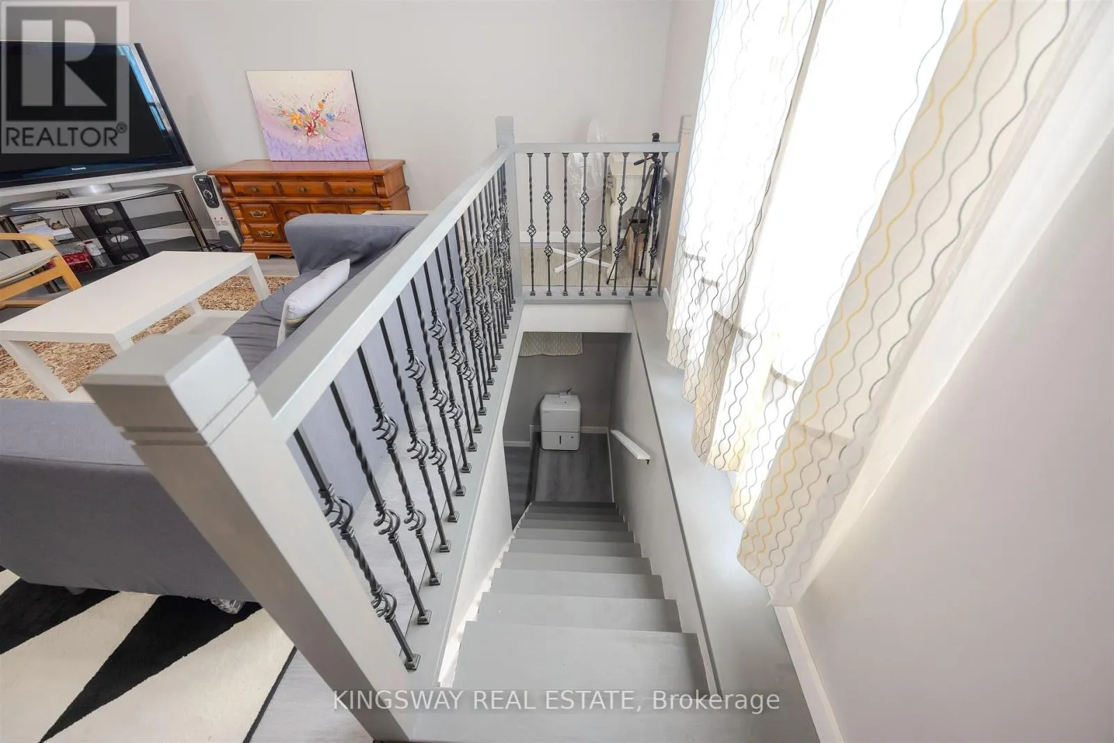 25 BAILEY CRESCENT