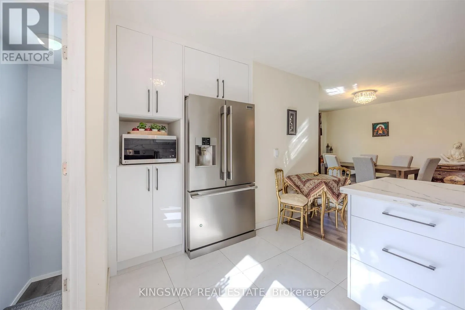 25 BAILEY CRESCENT