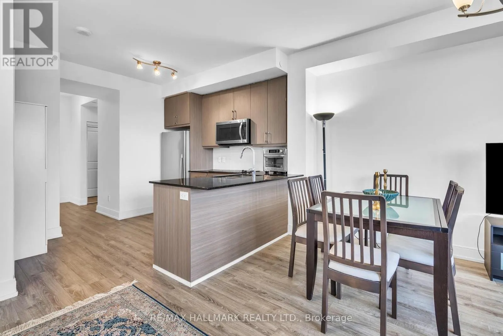 1609A - 9608 YONGE STREET
