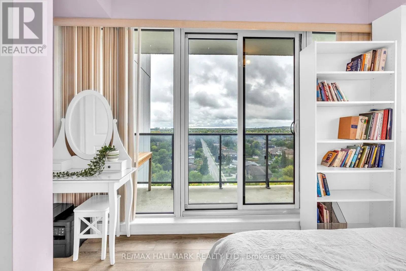 1609A - 9608 YONGE STREET