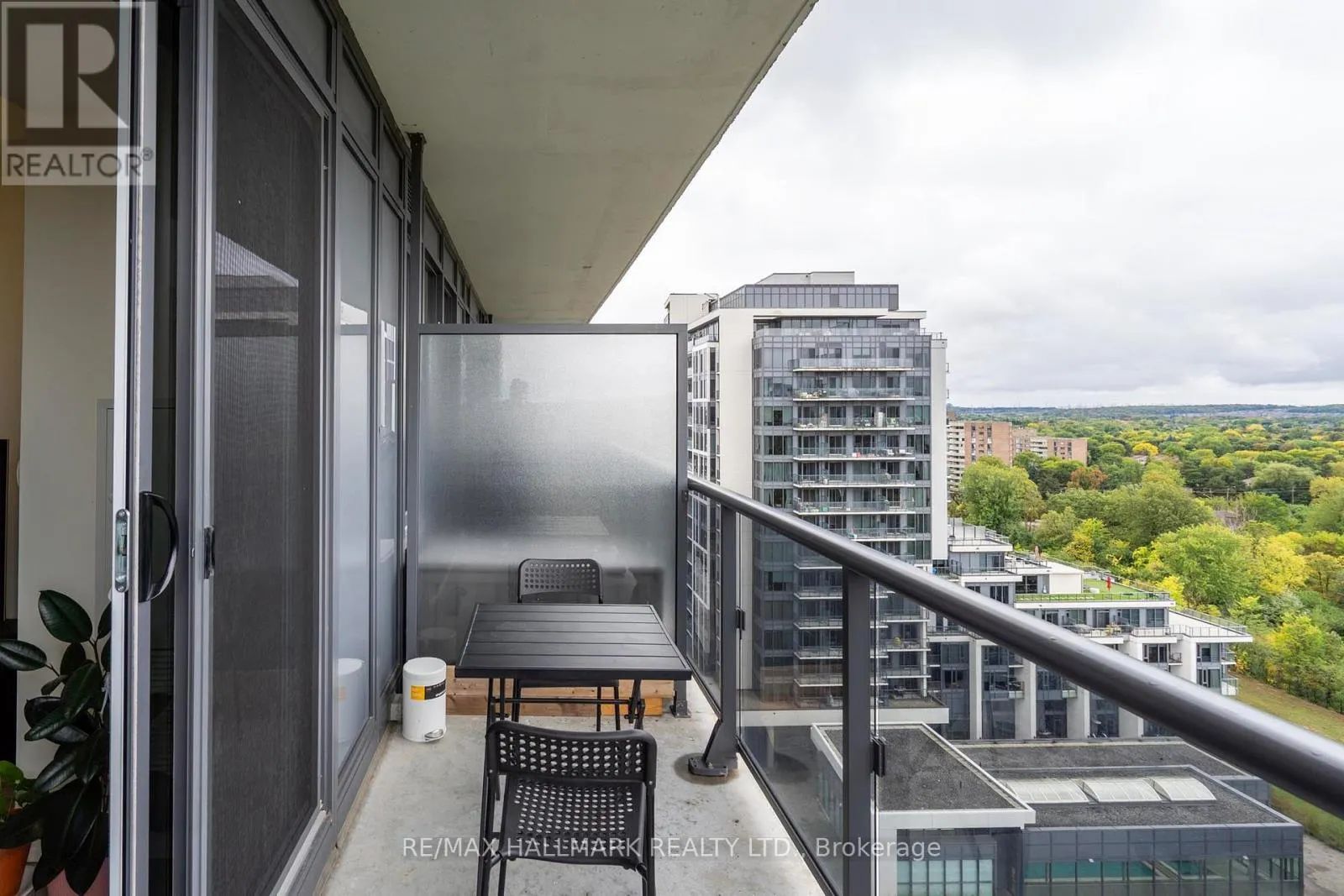 1609A - 9608 YONGE STREET