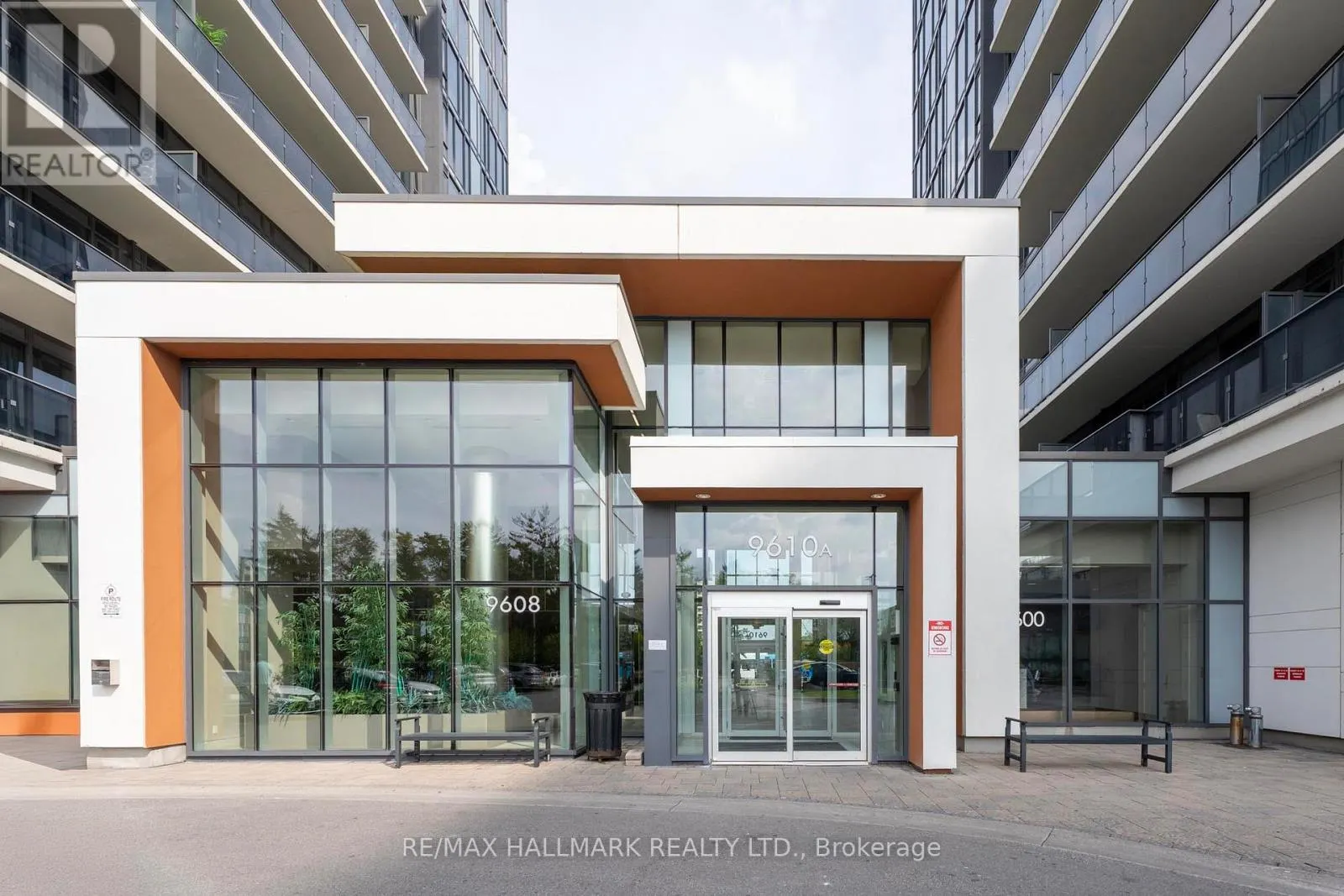 1609A - 9608 YONGE STREET