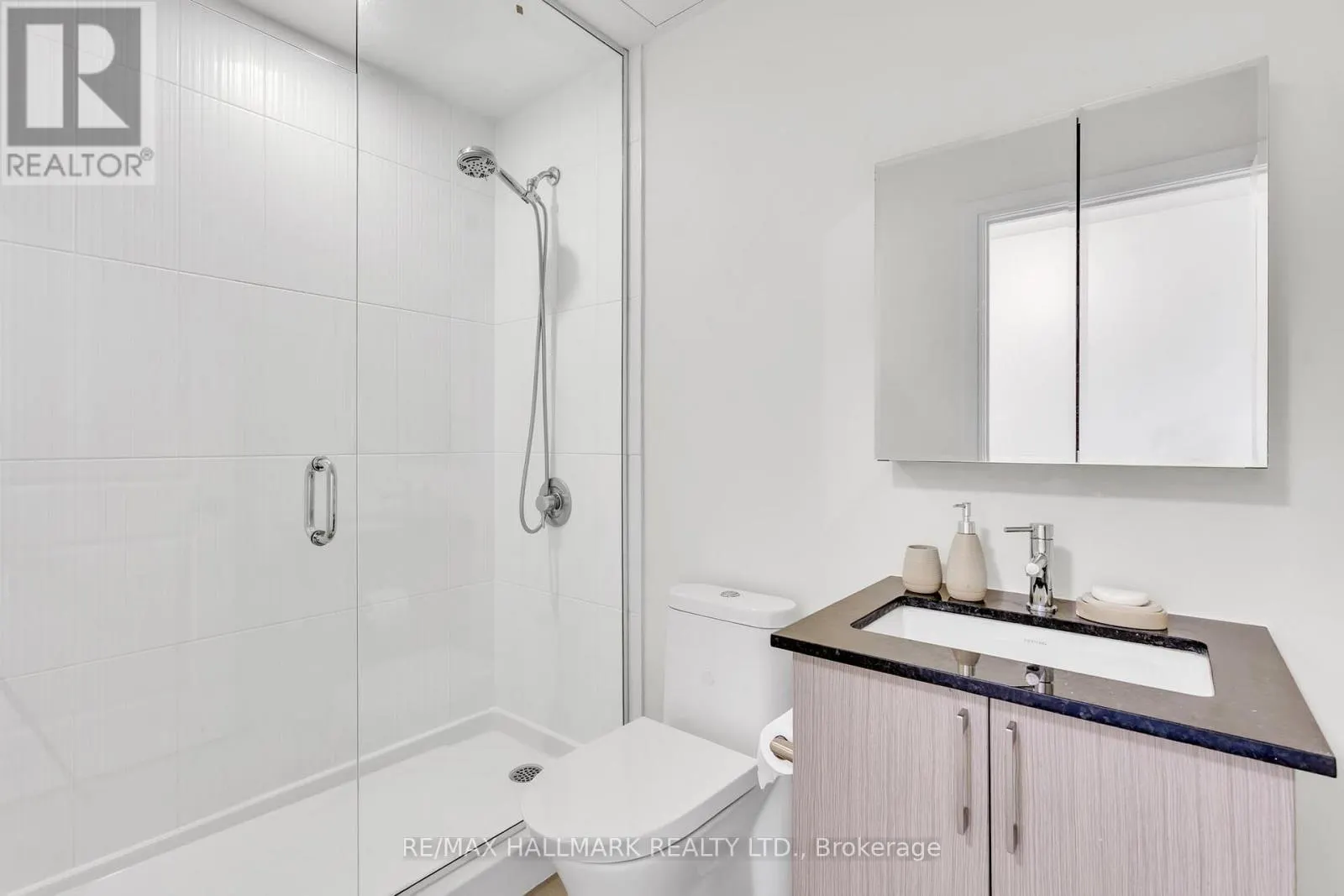 1609A - 9608 YONGE STREET